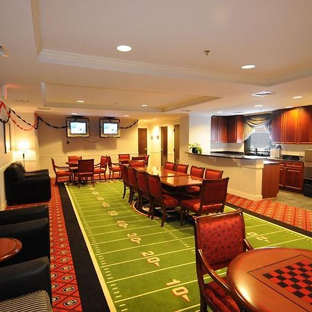 Georgia Gameday Center Athens Interior foto